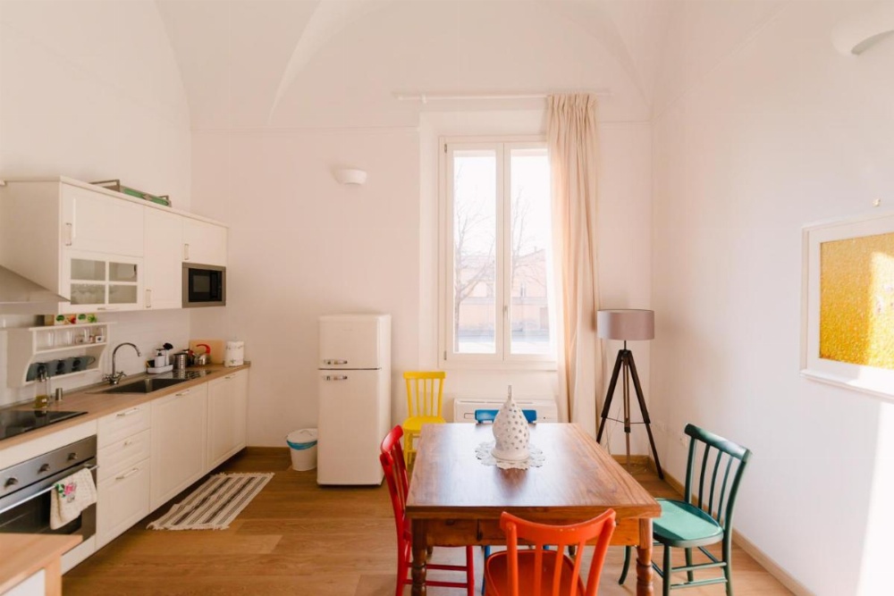 Grande, moderno appartamento in edificio storico Image 12