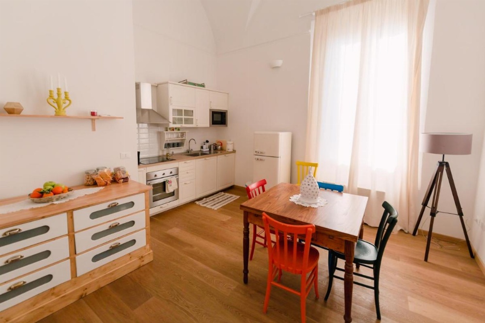 Grande, moderno appartamento in edificio storico Image 17