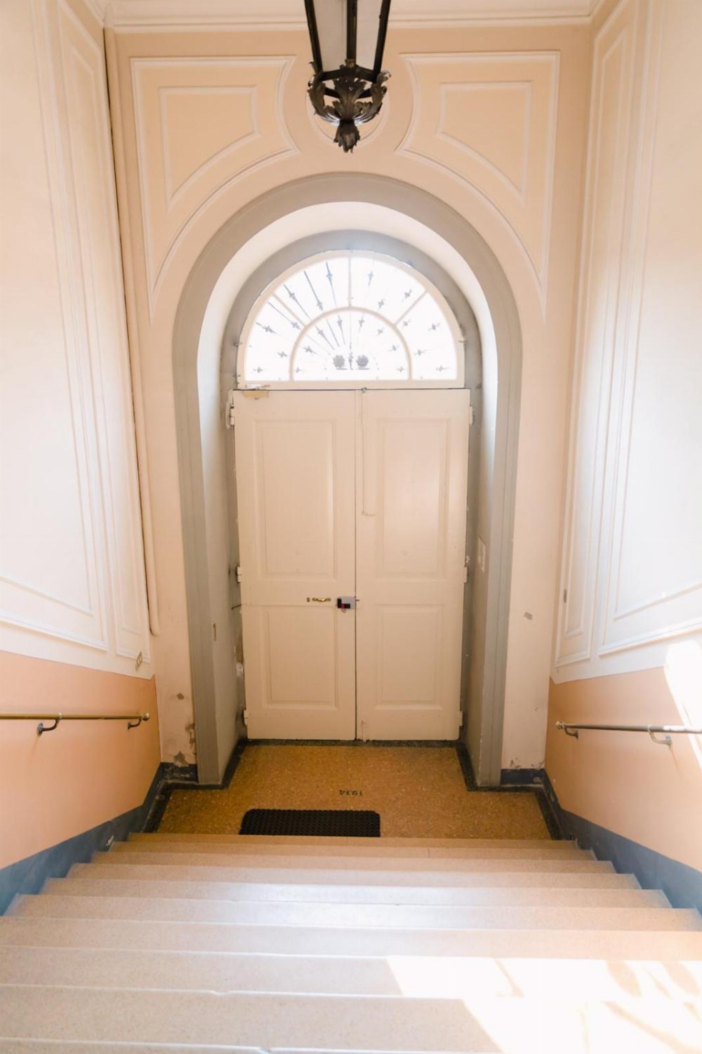 Grande, moderno appartamento in edificio storico Main image