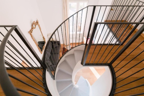 Grande, moderno appartamento in edificio storico image 33