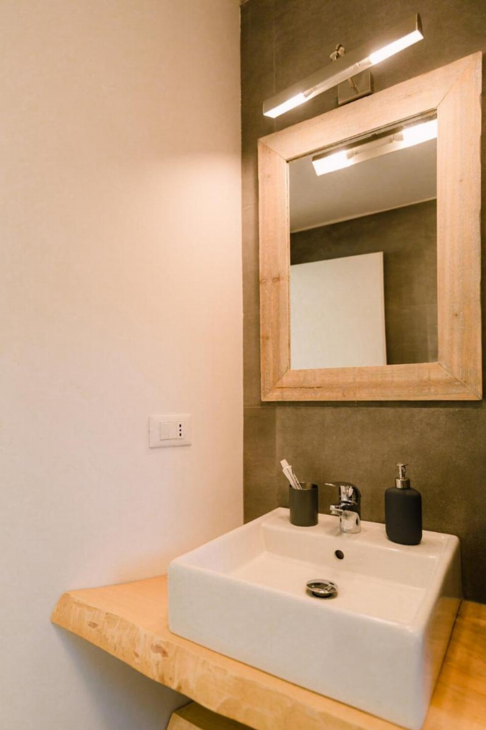 Grande, moderno appartamento in edificio storico Image 35